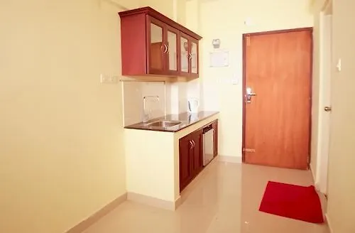 Plaza Suites Kochi 3*,