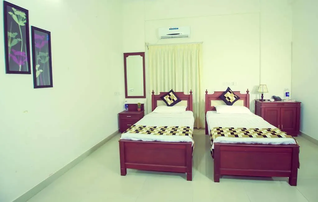 Plaza Suites Kochi فندق